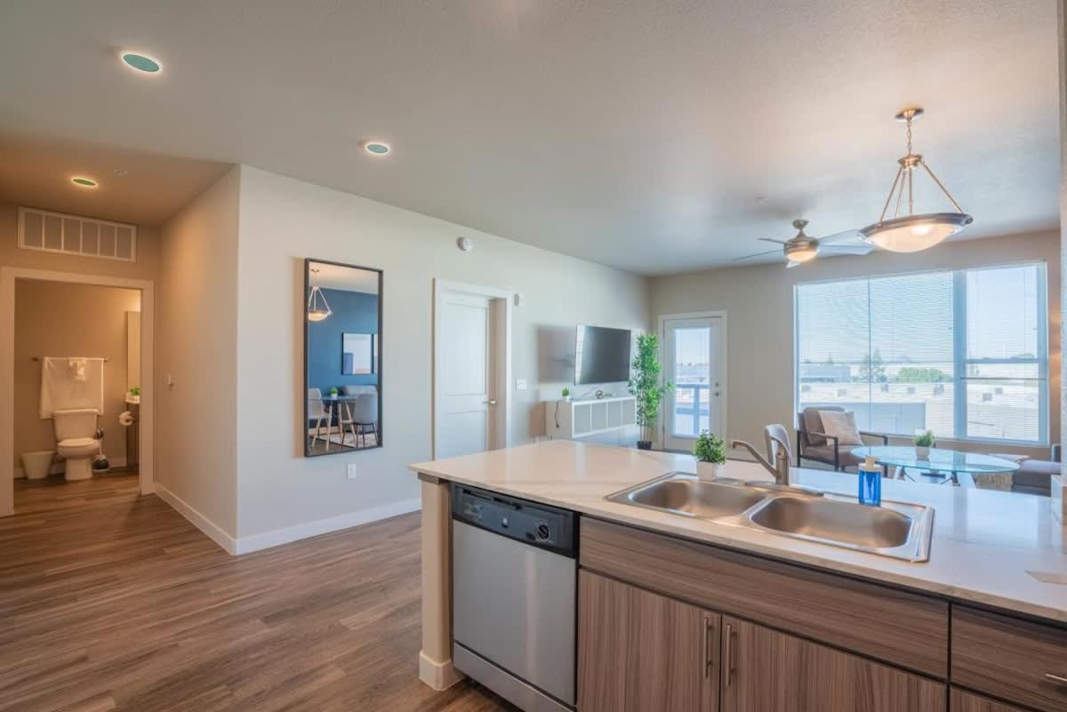Elegant 1bd - Balcony, Pool, Gym, W-d - Sleeps 4 * Tempe